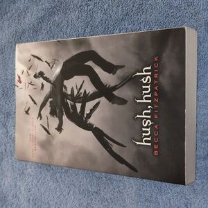 Becca Fitzpatrick hush, hush Paperback Book Copyright 2009